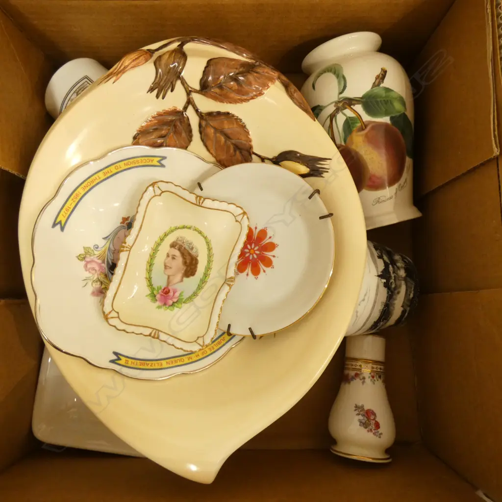 SMALL BOX LOT CHINA  Image 1++