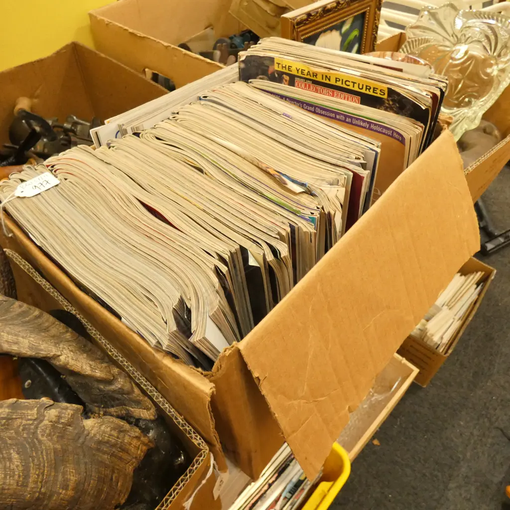 BOX LOT LIFE MAGAZINES Image 1++