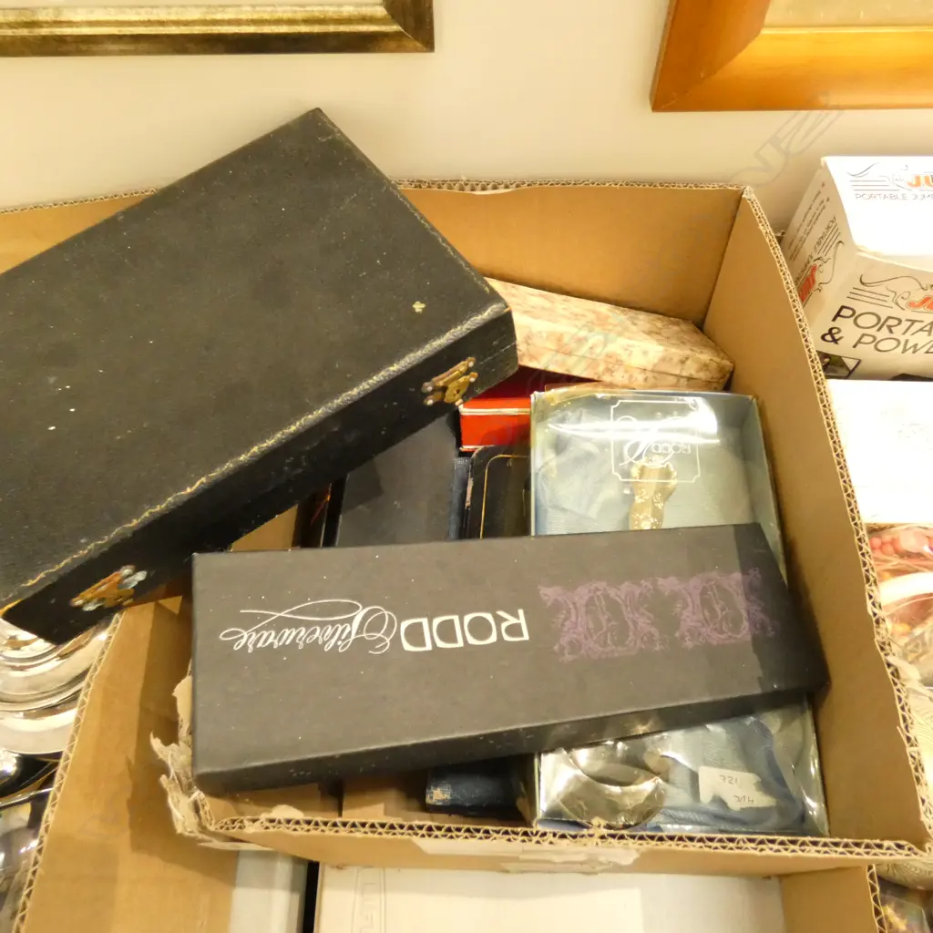 BOXED SILVER PLATE CUTLERY Image 1++