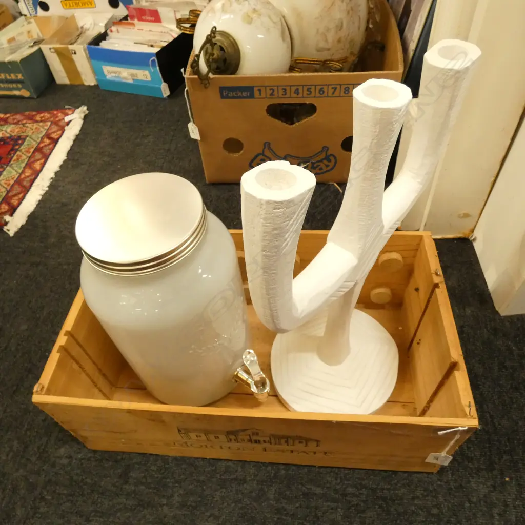 BOX LOT CANDLEHOLDER & BEVERAGE DISPENSER Image 1++