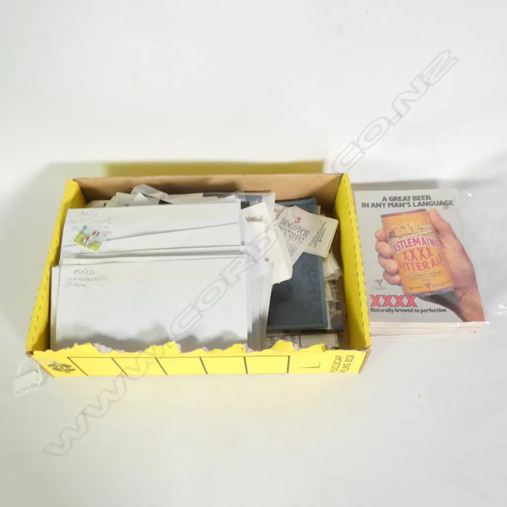 BOX ASST. AUSTRALIAN STAMPS  Image 1++