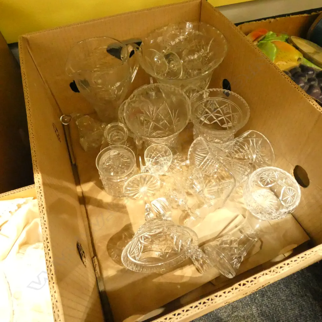 LARGE BOX OF ASSORTED CRYSTAL Image 1++