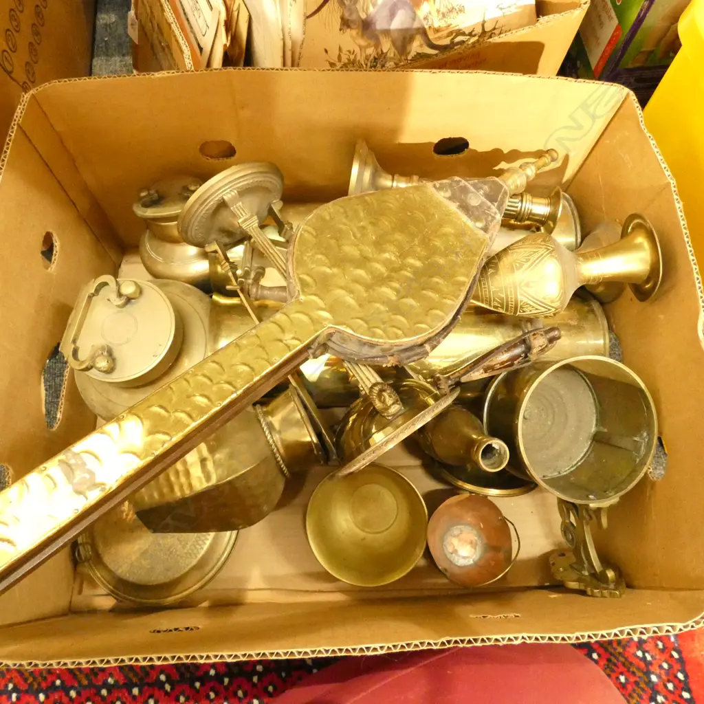 BOX LOT ASST. BRASSWARE; BELLOWS, VASES Image 1++