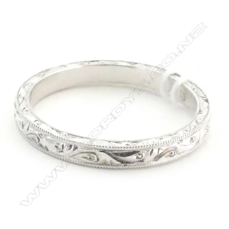 9CT WHITE GOLD ENGRAVED BAND Image 1++