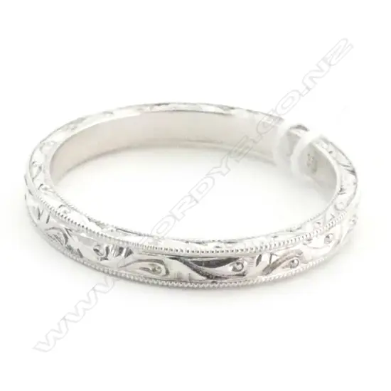 9CT WHITE GOLD ENGRAVED BAND
