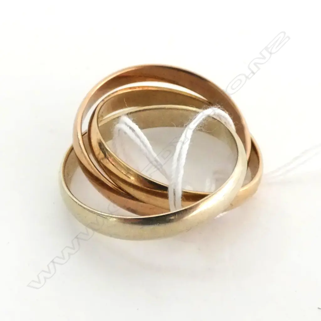 9CT GOLD RUSSIAN WEDDING RING 7gm Image 1++
