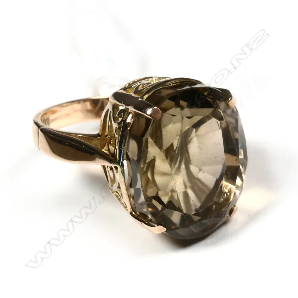 VINTAGE LGE OVAL SMOKEY QUARTZ RING 9CT GOLD Image 1++