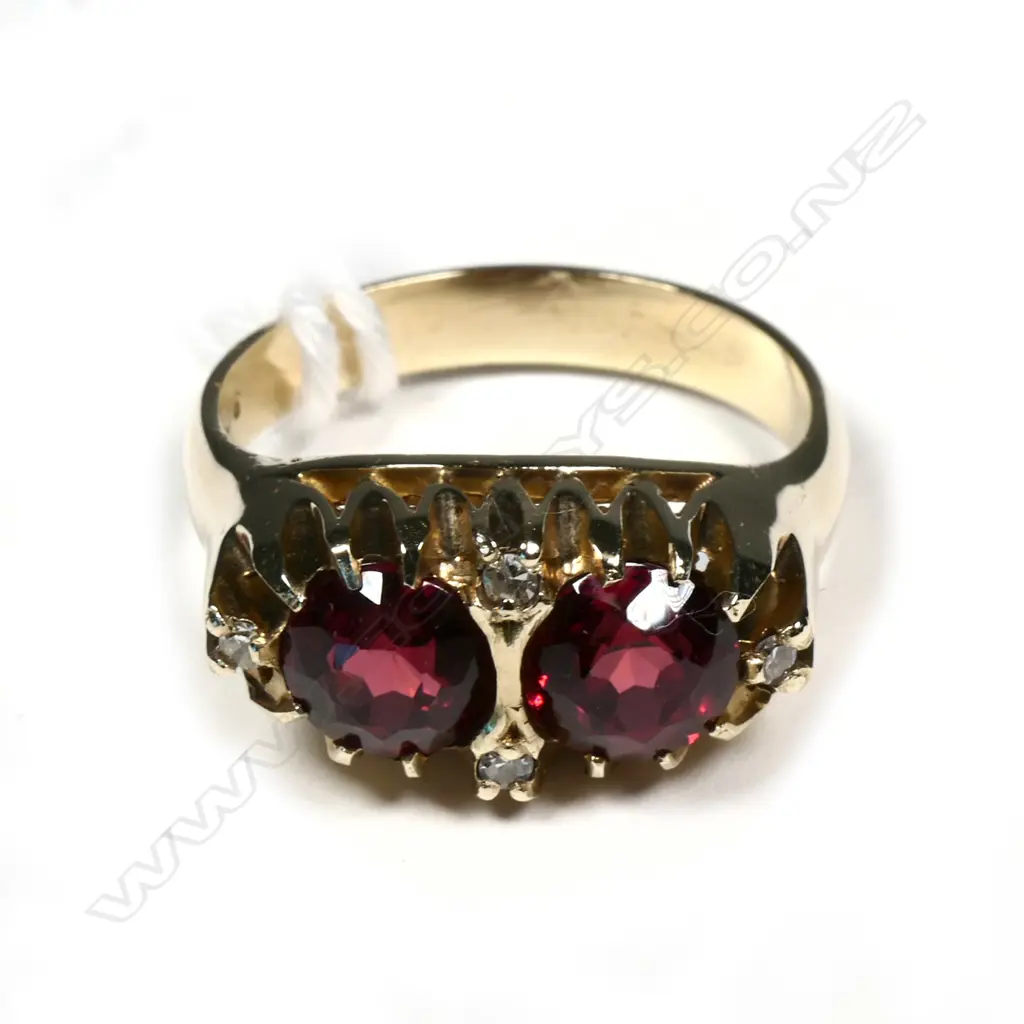 2 GARNET & 4 DIAMOND RING 9CT GOLD Image 1++