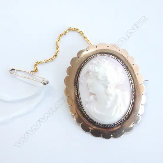 9CT VINTAGE CAMEO BROOCH WOMAN IN PROFILE