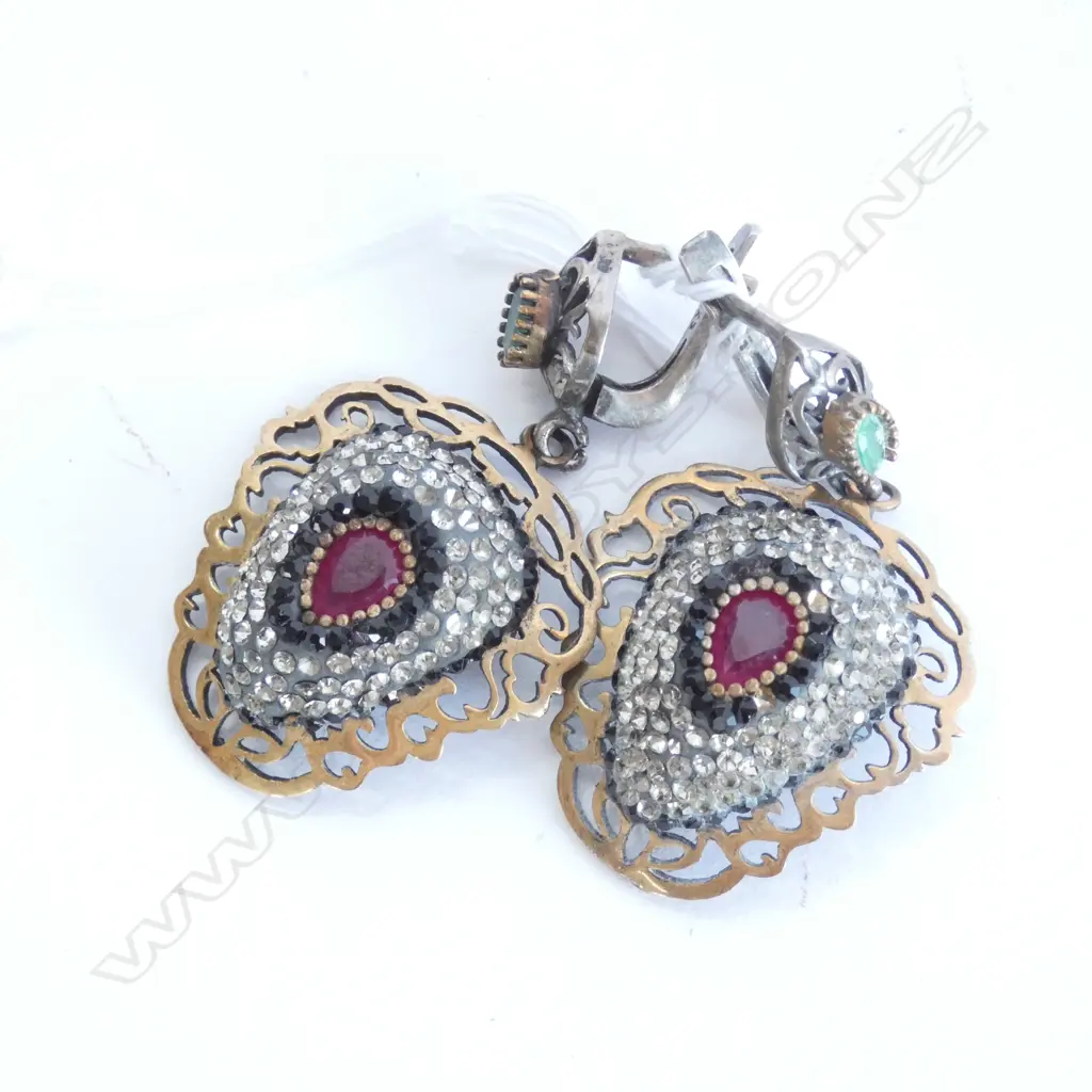 PAIR OF SILVER GILT AND SEMI PRECIOUS GEMSTONE EARRINGS Image 1++