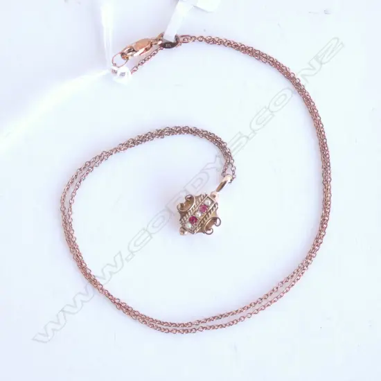9CT ROSE GOLD PENDANT AND CHAIN