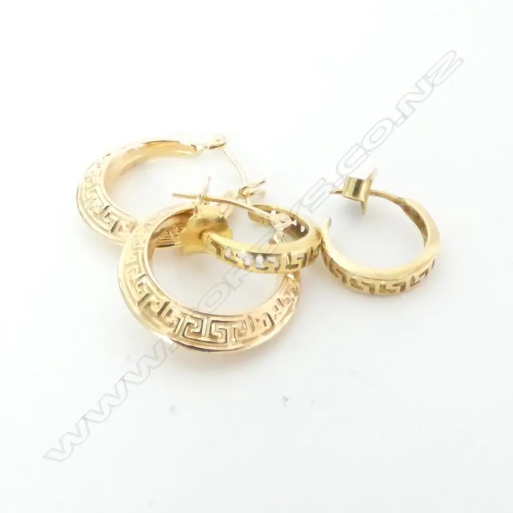 TWO PAIRS 14CT GOLD EARRINGS 3.36gm Image 1++