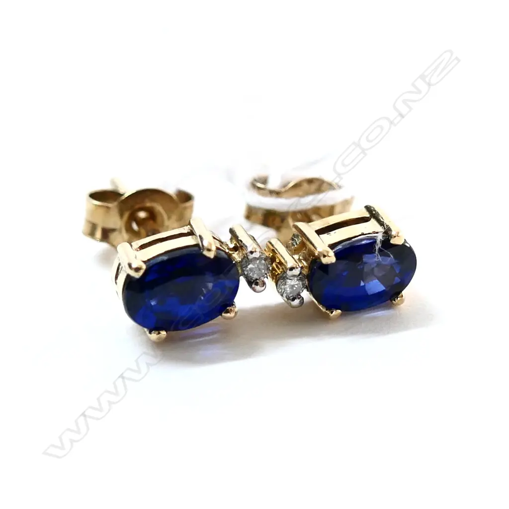 9ct Y/GOLD PR EARRINGS 2 SMALL DIAMONDS + 2 FAUX SAPPHIRES Image 1++