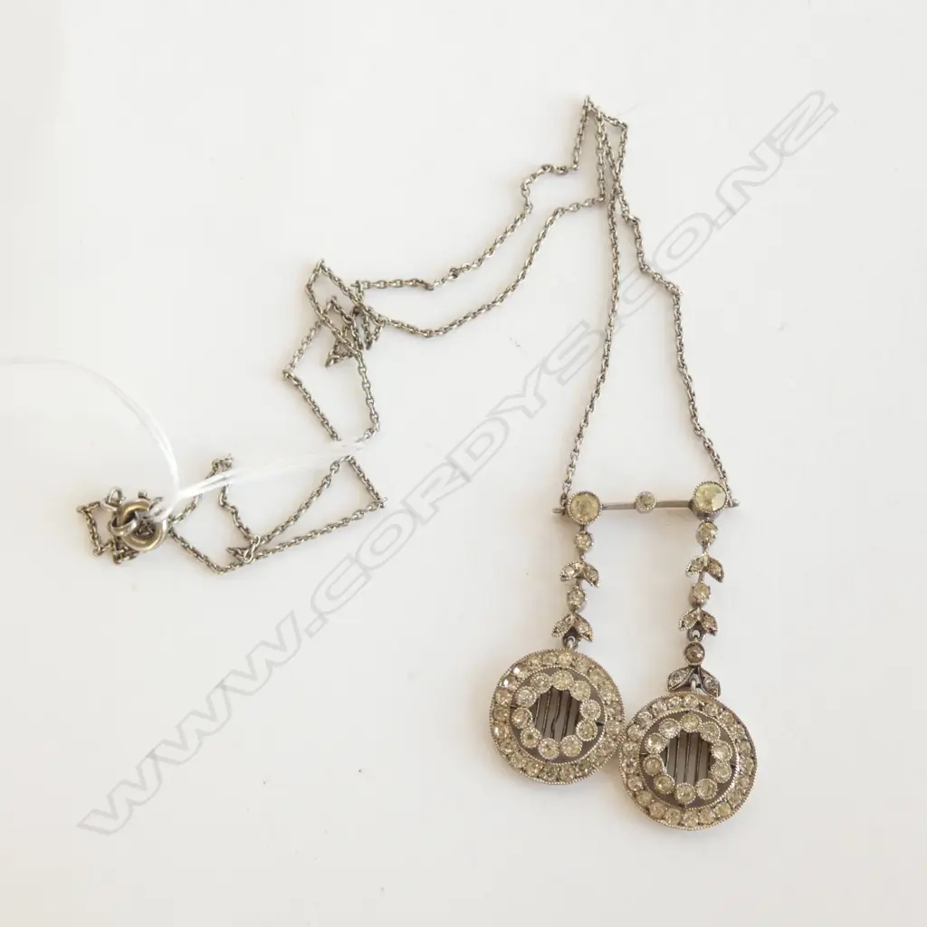 SILVER AND CRYSTAL NECKLACE Image 1++