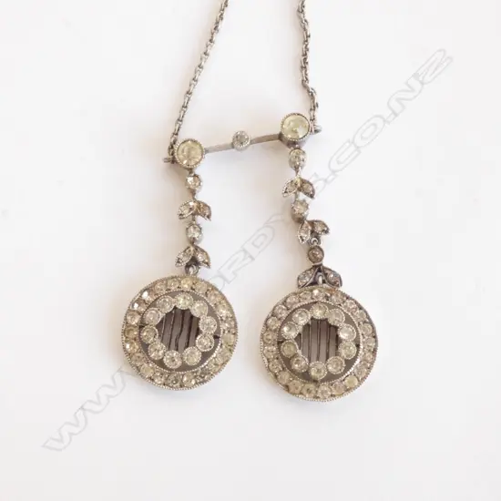 SILVER AND CRYSTAL NECKLACE