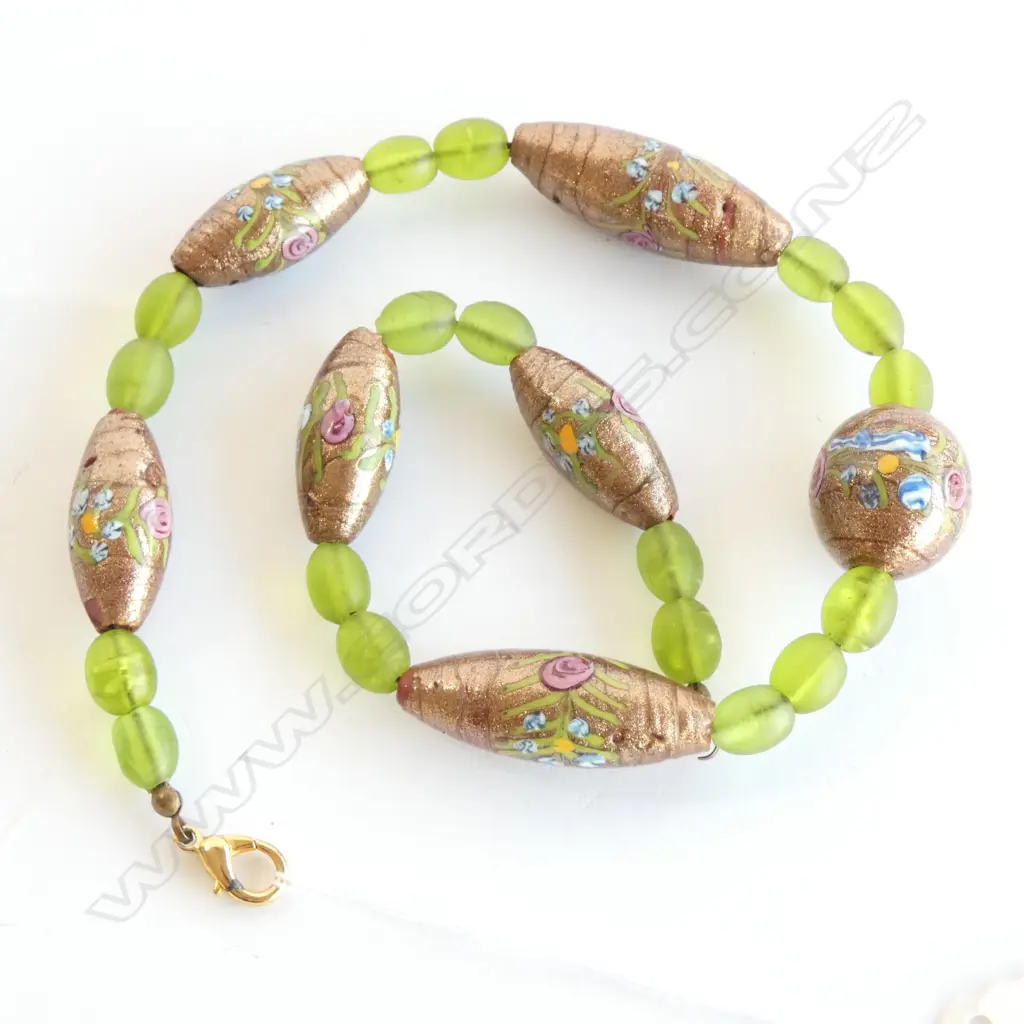 VENETIAN GLASS BEAD NECKLACE (clasp ring requires attention) Image 1++