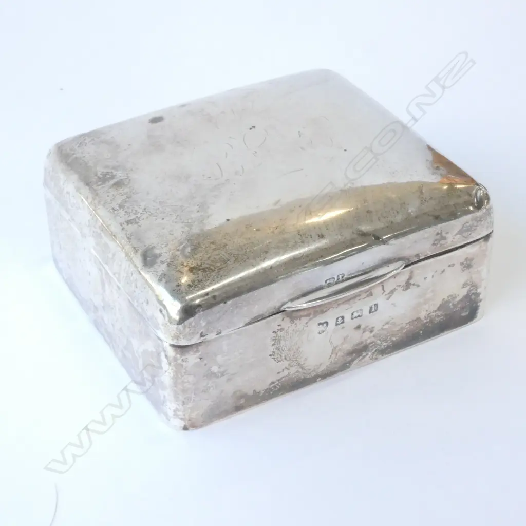SILVER CIGARETTE BOX, w MAHOG LINER, BIRMINGHAM 1910. TOTAL 192gm Image 1++