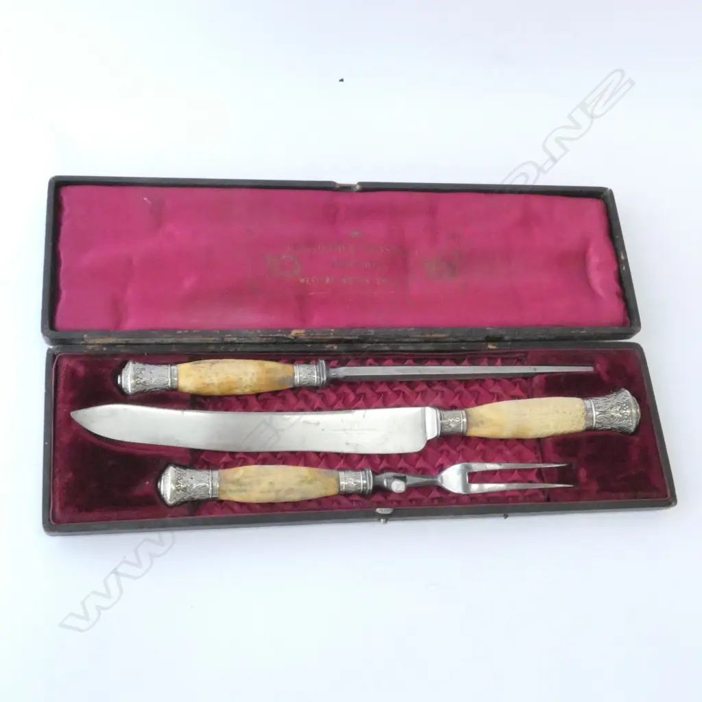 ANTIQUE CARVING SET CASED  Image 1++