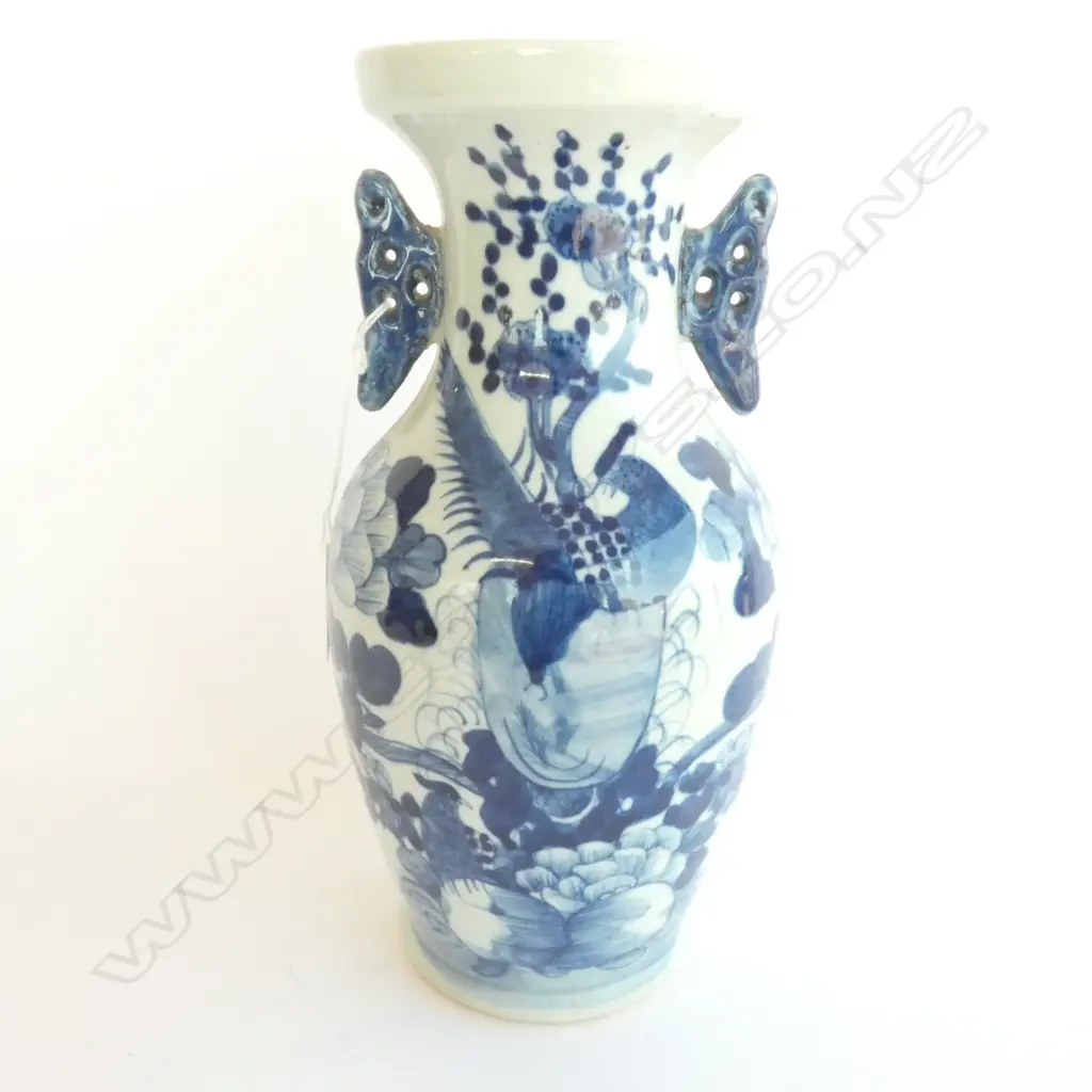 ORIENTAL BLUE & WHITE VASE, H. 280MM Image 1++