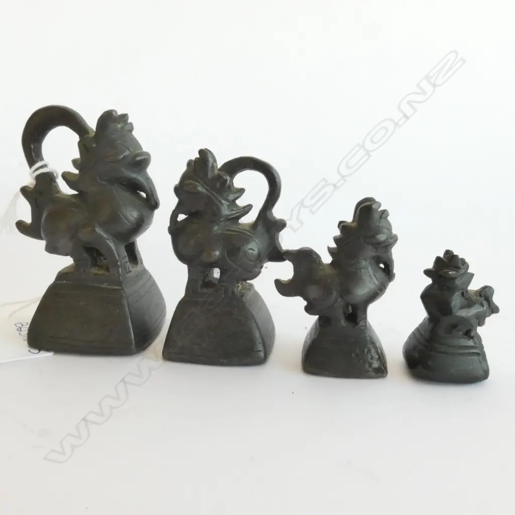 FOUR GRADUATED FOO DOGS OR DRAGON WEIGHTS, H.67MM Image 1++