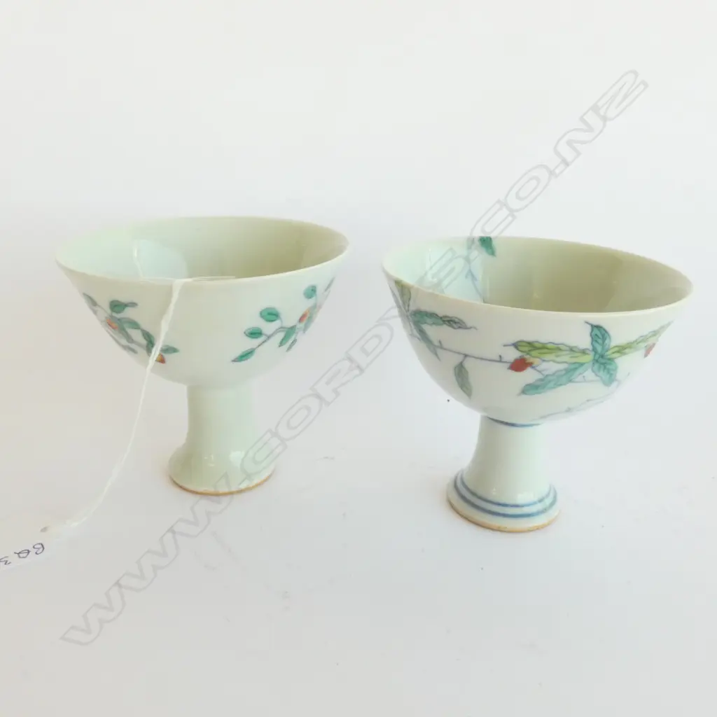 PAIR ORIENTAL PORCELAIN STEMMED WINE GLASSES, H. 85MM Image 1++