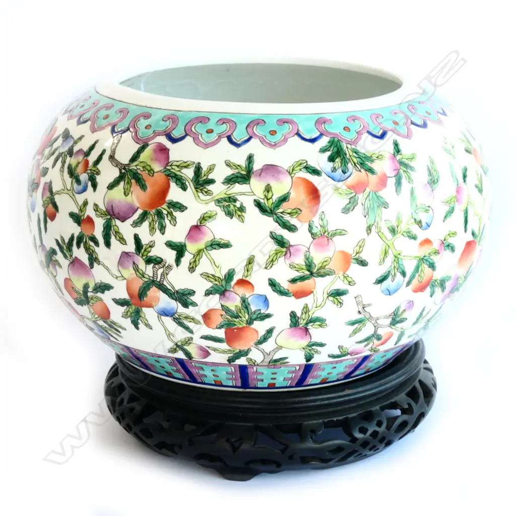 LG CIRCULAR CHINESE PORCELAIN FAMILLE ROSE VASE, ON STAND H. 220MM Image 1++