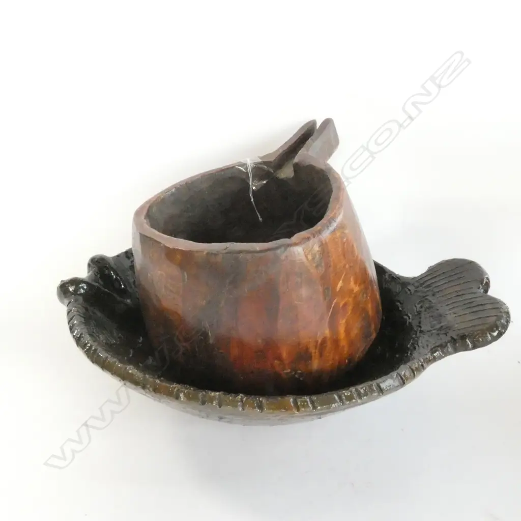 LAPITA-STYLE POTTERY FISH DISH & HEWN WOODEN DEEP BOWL WITH POURING SPOUT/HANDLE Image 1++