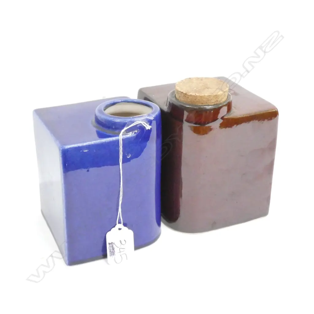 PR AQUILA POTTERY JARS H. 135MM Image 1++