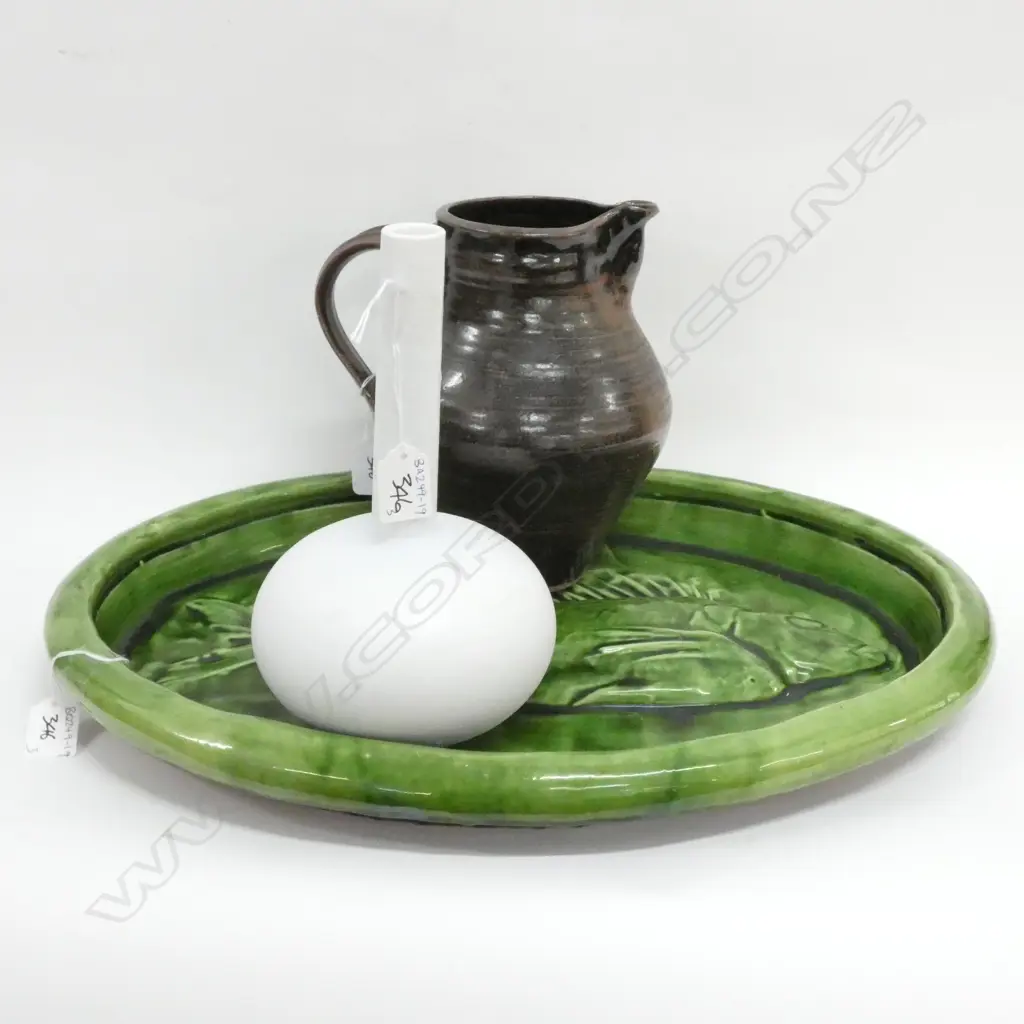 TONY SLY FISH PLATTER, POTTERY VASE & JUG L. 500MM Image 1++