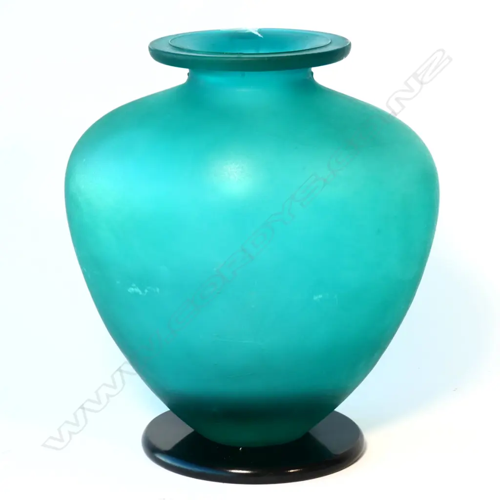 LARGE FROSTED GREEN GLASS VASE ON WOODEN BASE, H. 265MM Image 1++