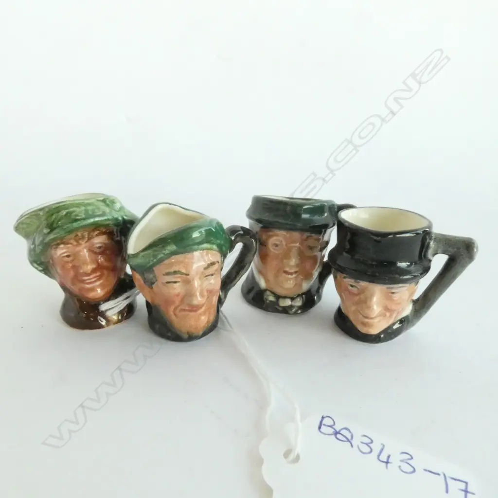 ROYAL ALBERT 4 TINY CHARACTER JUGS ARRIET-AULD MAC-MR PICKWICK-- JOHN PEEL Image 1++
