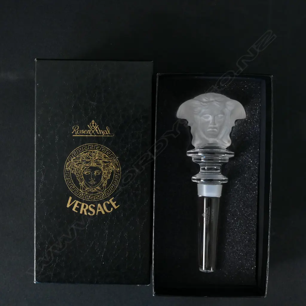 VERCASE CRYSTAL BOTTLE STOPPER IN ORIGINAL BOX Image 1++