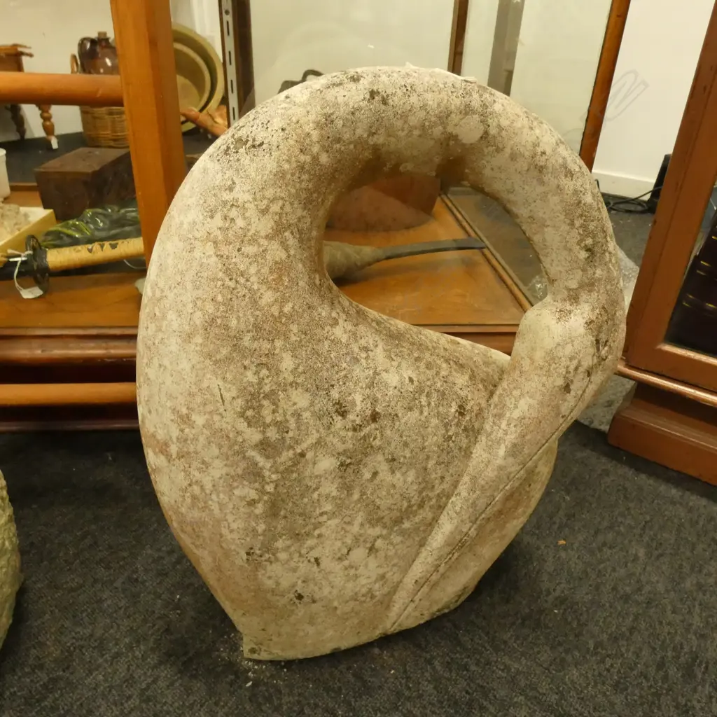 LARGE CONCRETE GARDEN SWAN H. 490MM Image 1++