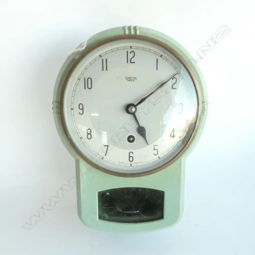 SMITHS ENFIELD GREEN ENAMEL WALL CLOCK & KEY, C1950'S, H. 260MM Image 1++