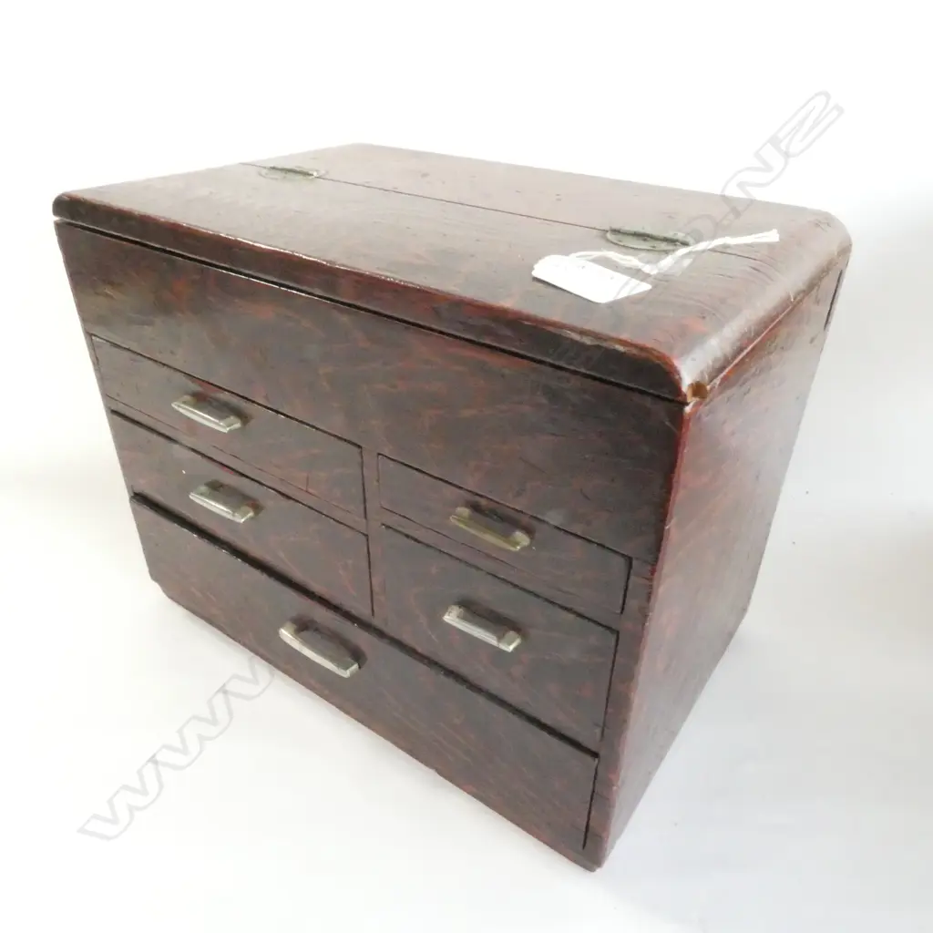 VINTAGE JAPANESE SERVING CABINET. RED & BLACK LAQUER Image 1++
