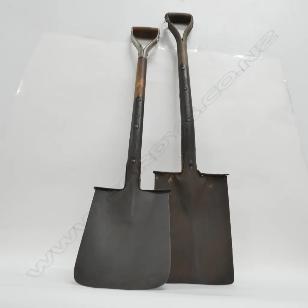 TWO VINTAGE WOODEN HANDLED SPADES; L.1050 & 960MM Image 1++