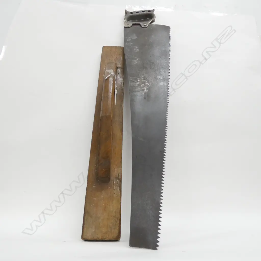 VINTAGE SAW L. 865MM + CONCRETE SCREED Image 1++
