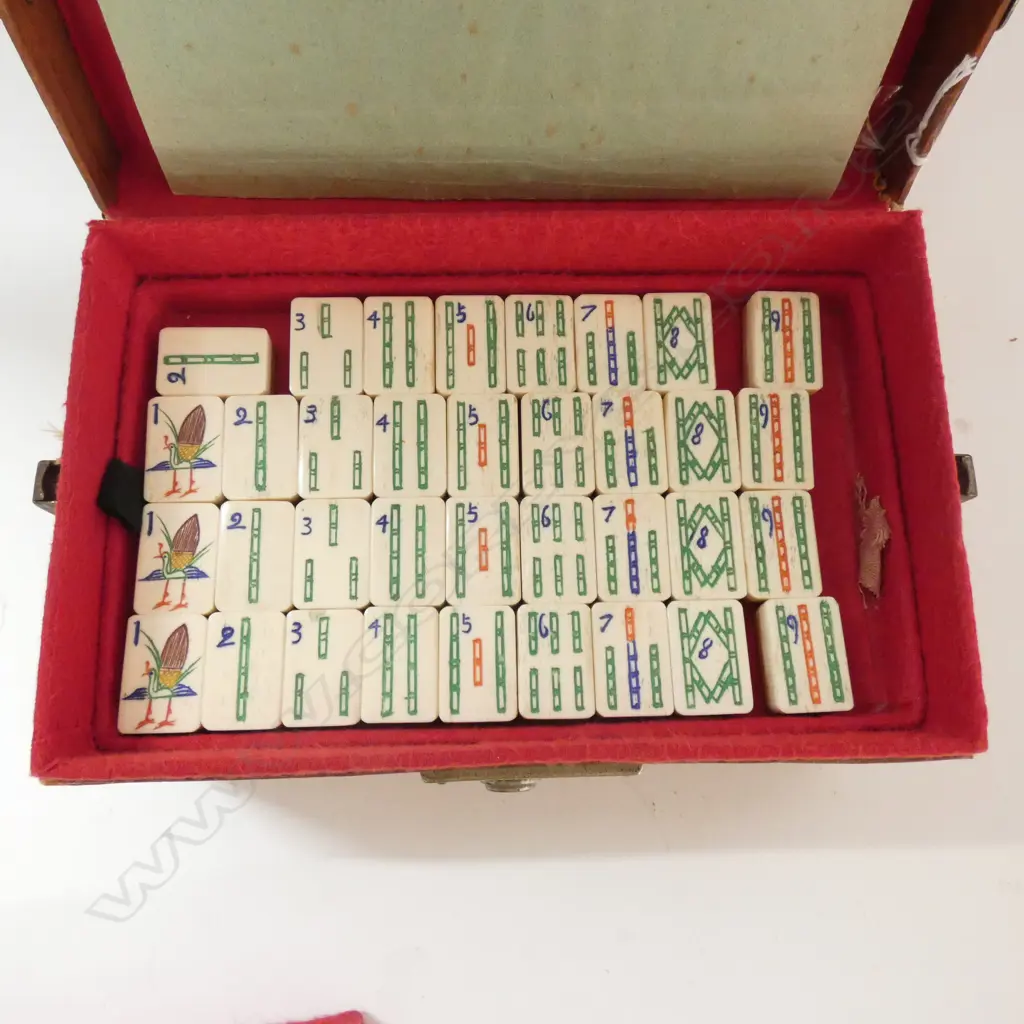 BONE & BAMBOO MAHJONG SET IN LEATHER TRAVEL LIKE CASE... Image 1++