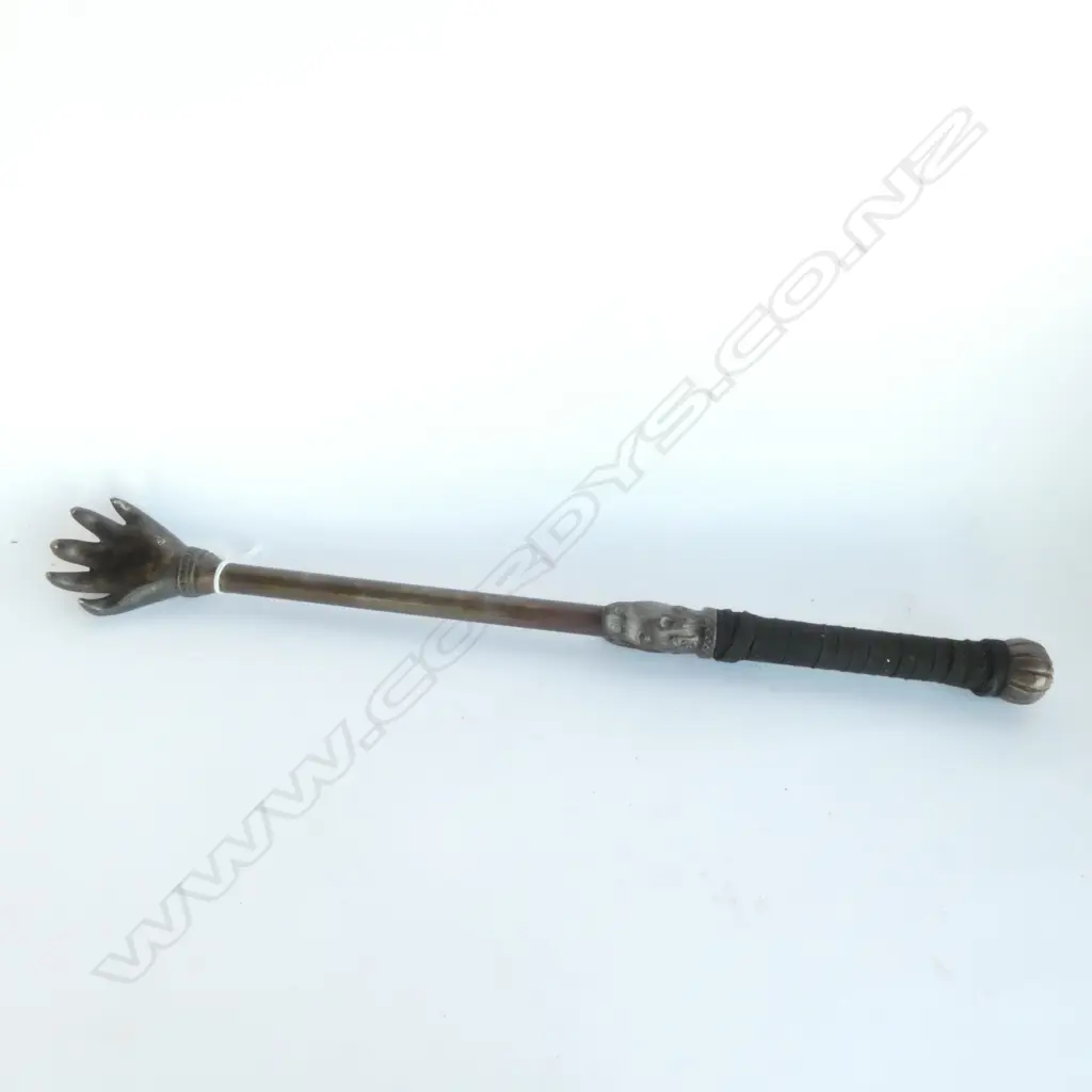 CHINESE COPPER BACK SCRATCHER, DRAGON HEAD, H. 500MM Image 1++