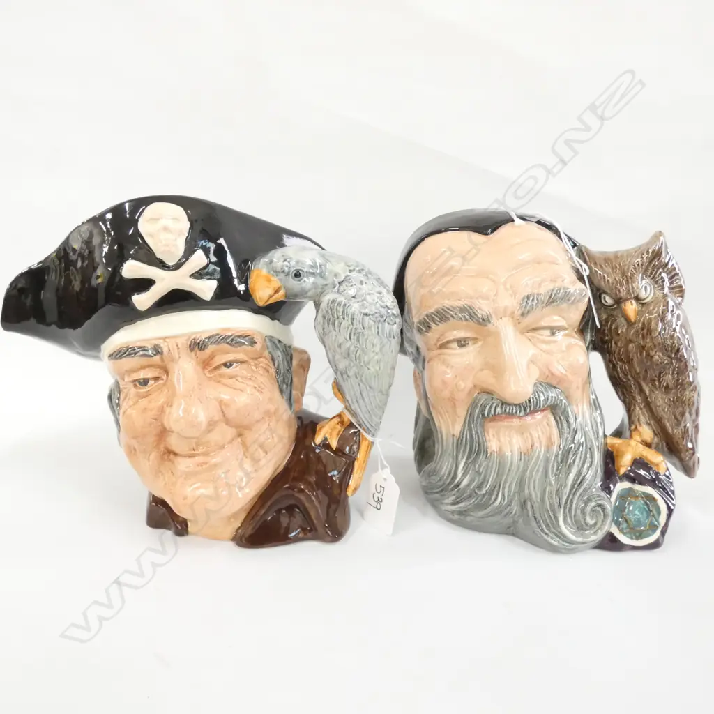 2 ROYAL DOULTON CHARACTER JUGS MERLIN + LONG JOHN SILVER H 190 MM  Image 1++