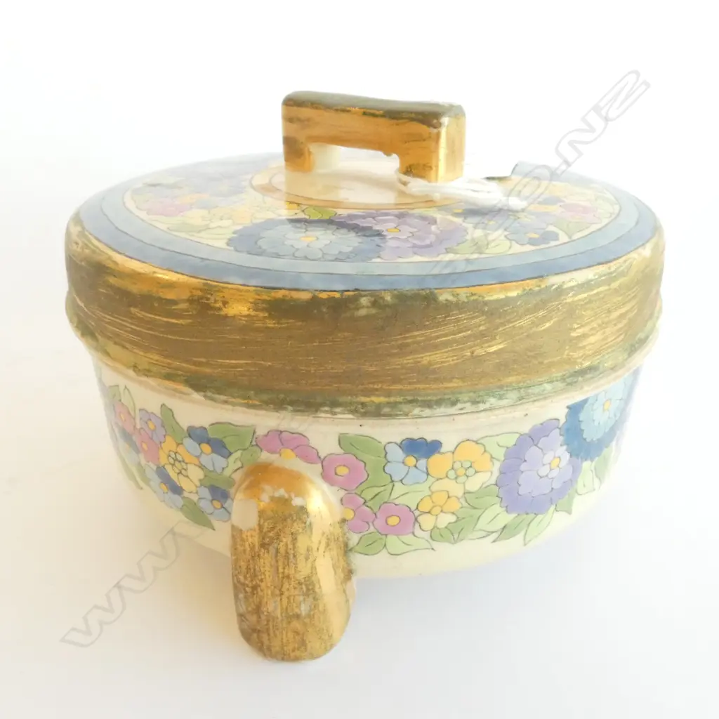 An Art Deco enamel painted lidded bowl by Edna Simmons of Whanganui Image 1++