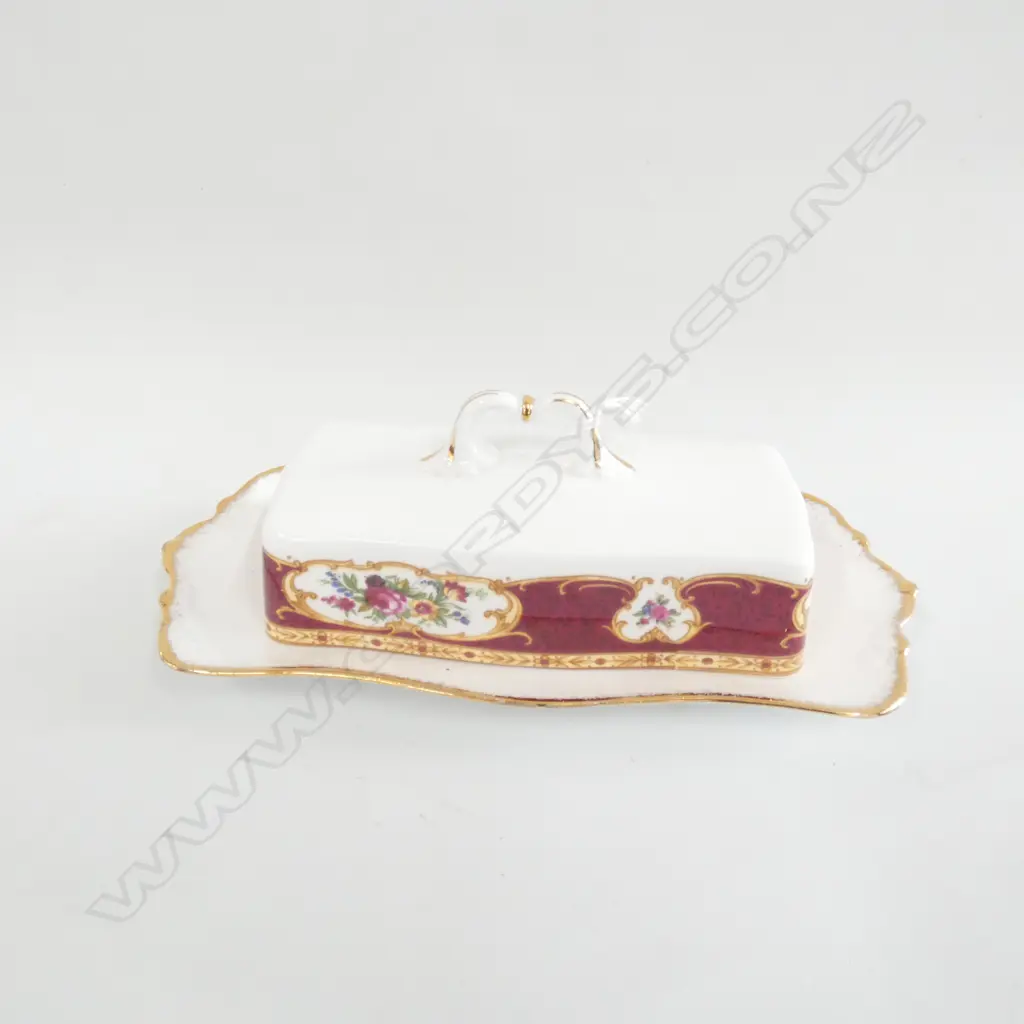 ROYAL ALBERT LADY HAMILTON LIDDED BUTTER DISH, RARE Image 1++