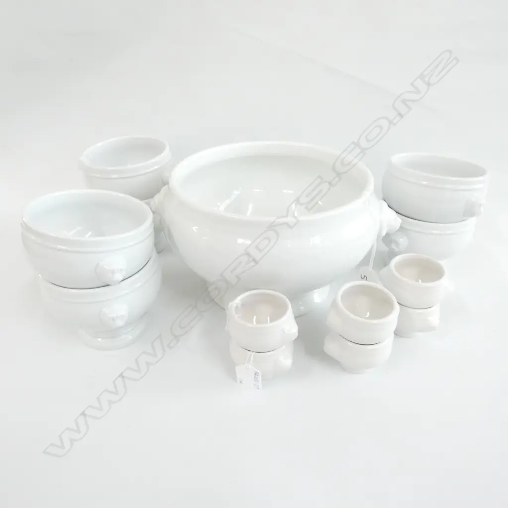 BOX PILLIVUYT WHITE PORCELAIN LIONS HEAD SOUP TUREEN & 6 BOWLS + 6 OTHER Image 1++
