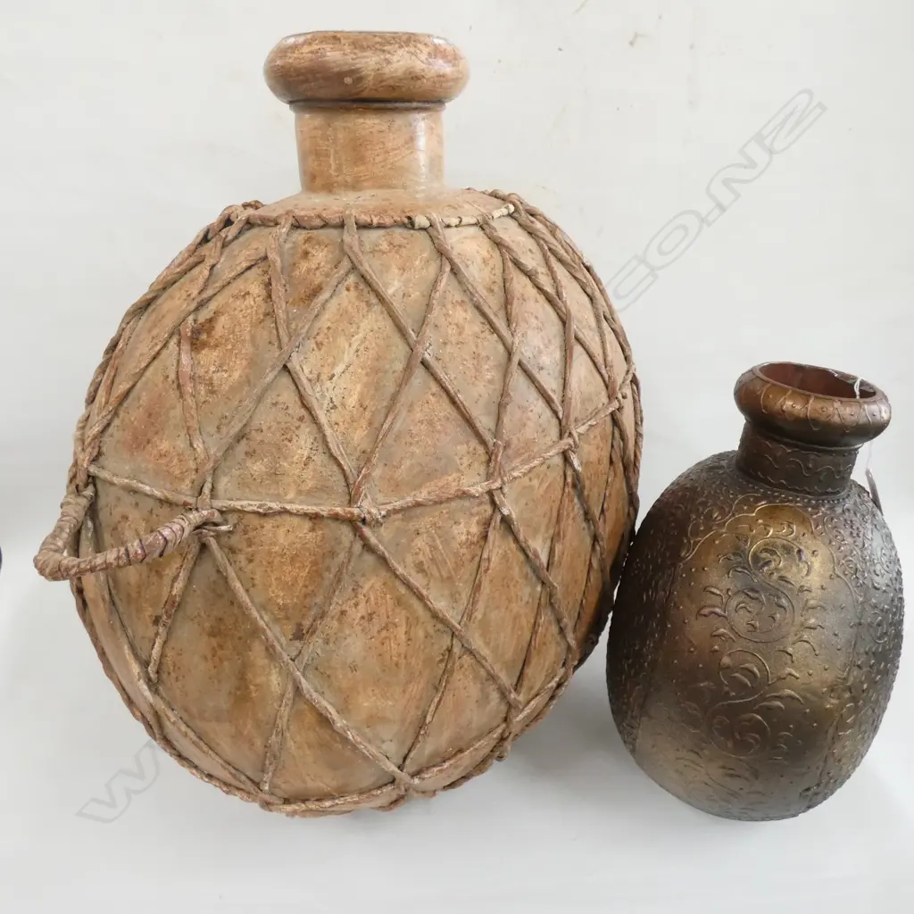 2 LARGE DECORATIVE VASES H550MM Image 1++