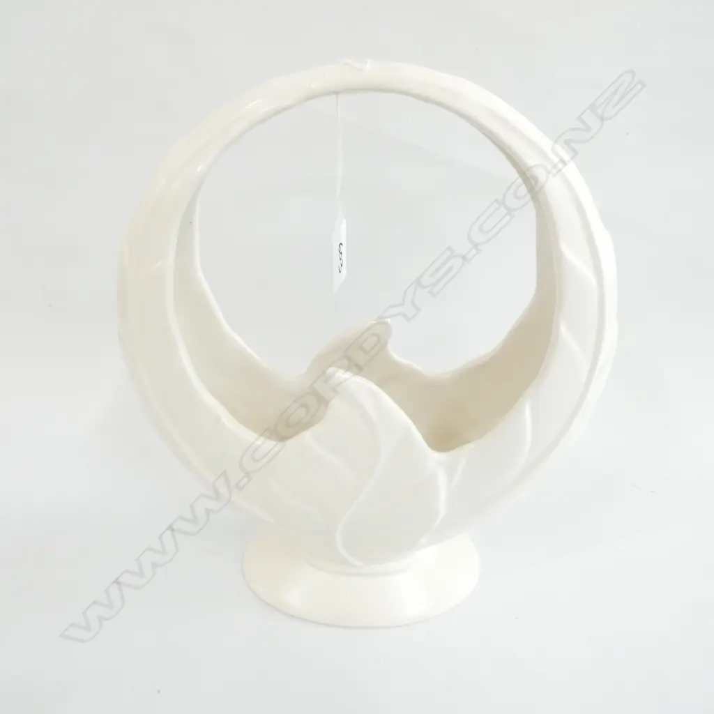 BESWICK BASKET H 300 MM Image 1++