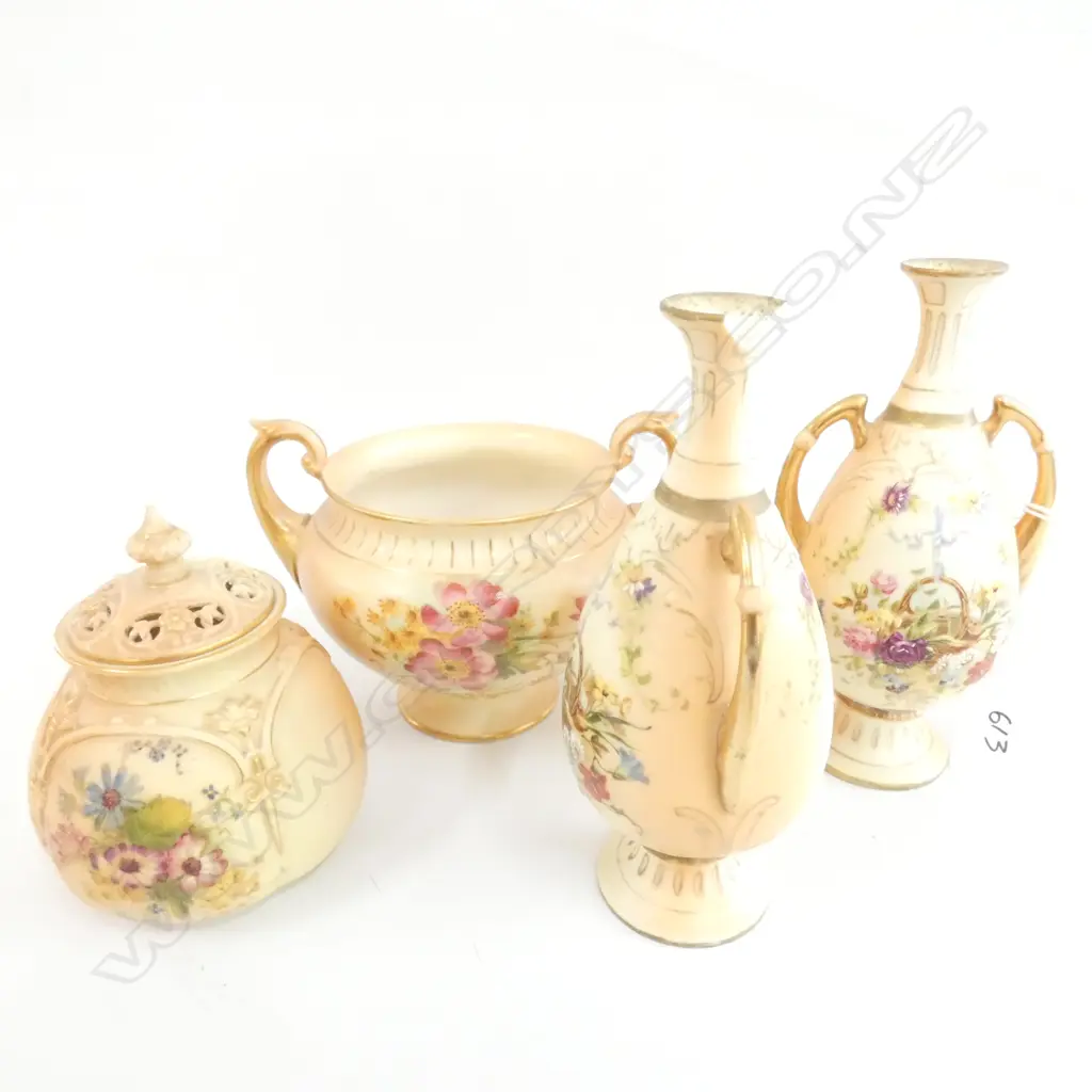 4 PCES ROYAL WORCESTER; 2 AF  Image 1++