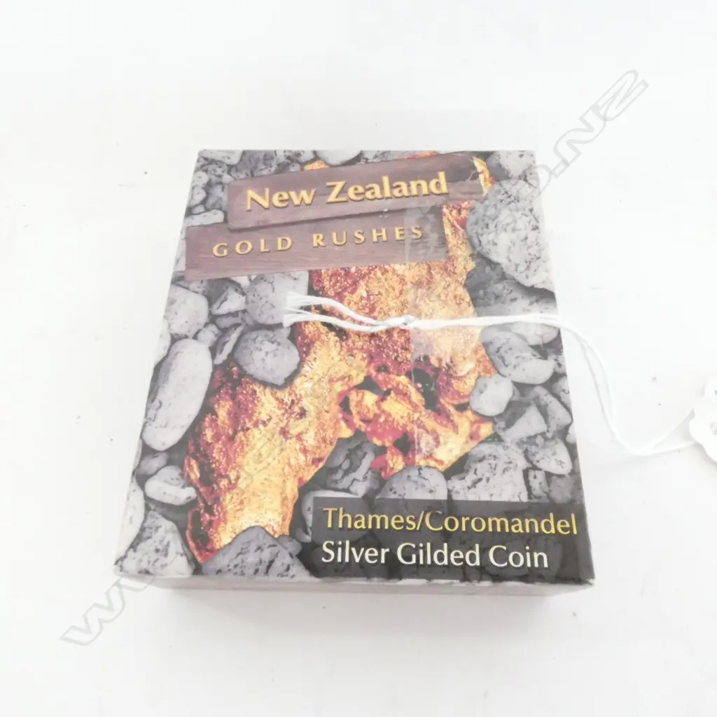 NZ SILVER GILDED ONE DOLLAR GOLD RUSH COIN BOXED Image 1++