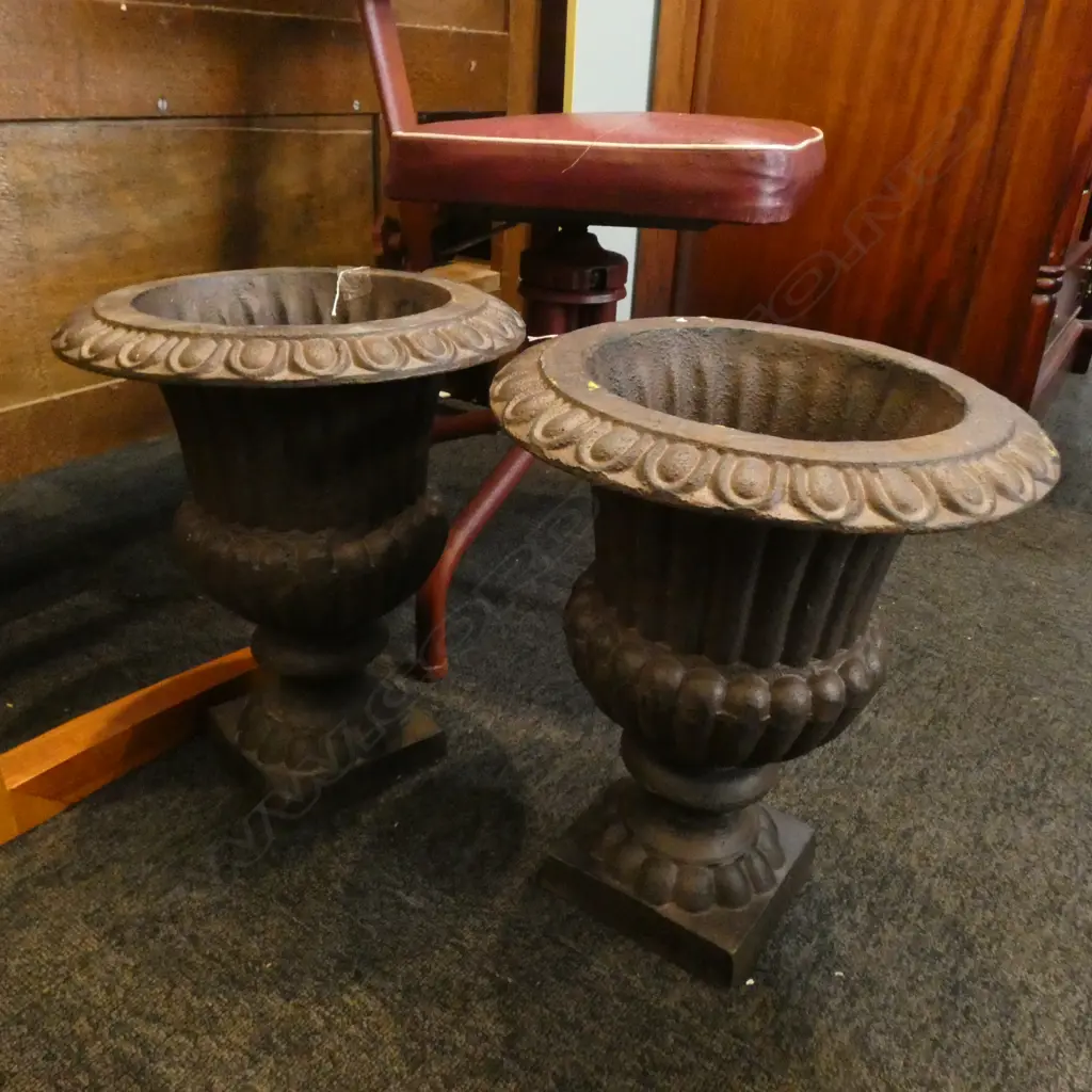 PAIR CAST IRON GARDEN URNS RUSTED BLACK FINISH Image 1++