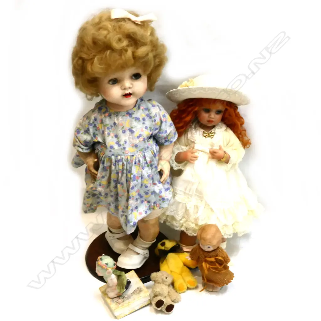BOX LOT ASST DOLLS ETC Image 1++