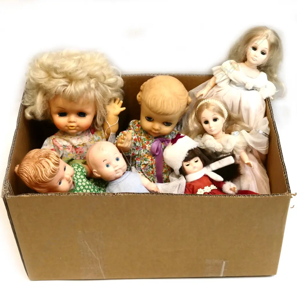 LOT ASST DOLLS Image 1++